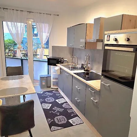 Schoene 2 Limmer Apartamento *